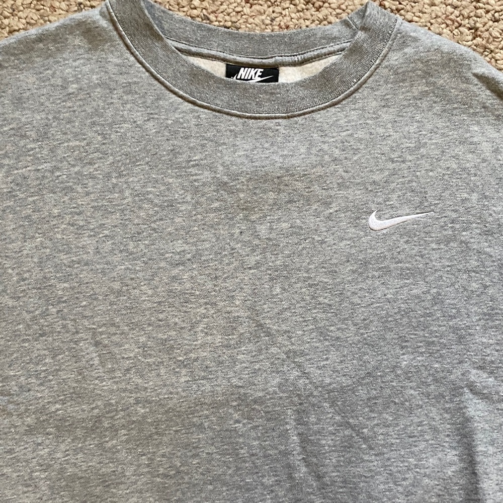 Nike Heather Gray Crop sweatshirt